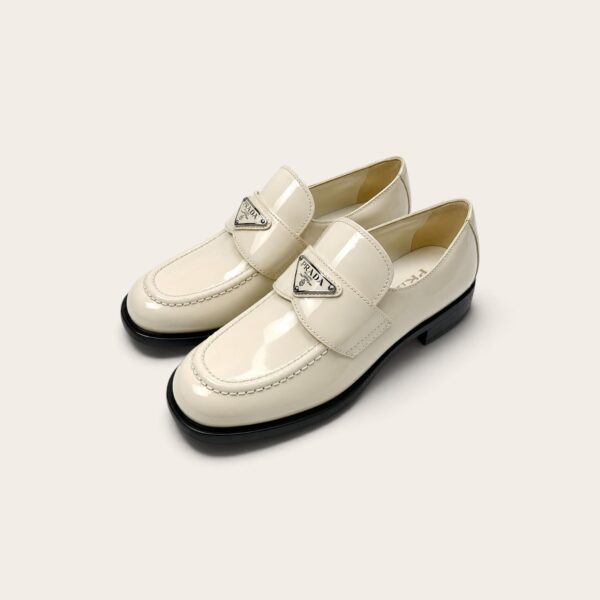 Prada Loafers Patent Leather in Creme