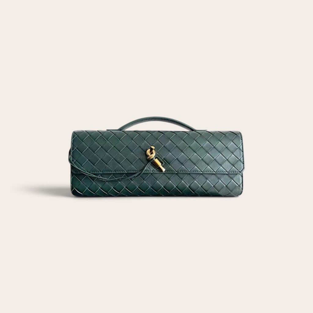 Bottega Veneta  Andiamo  Clutch