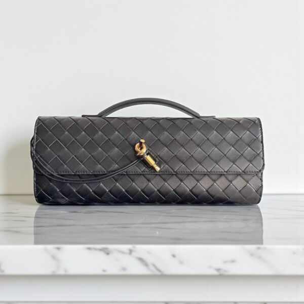 Bottega Veneta Andiamo Clutch - Black