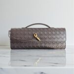 Bottega Veneta Andiamo  Clutch - Dark Brown