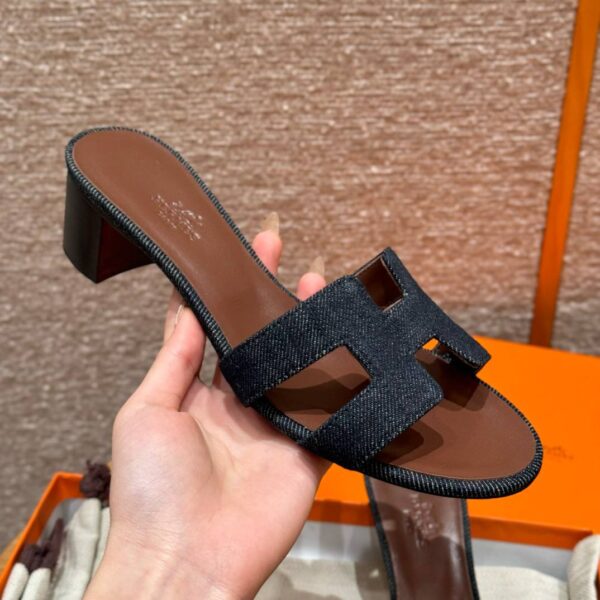 Hermes Oasis Sandal, Bleu Brut