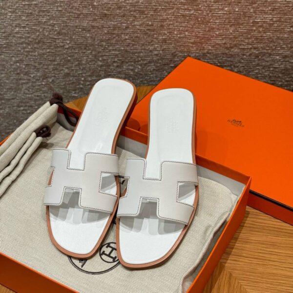 Hermes Oran Soft Sandal, Blanc