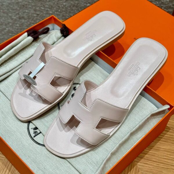 Hermes Oran Soft Sandal, Petal Powder