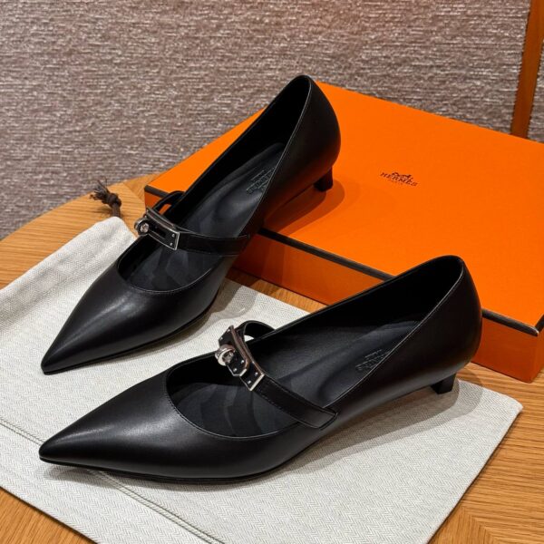 Hermes Kiara 40 Pump, Black