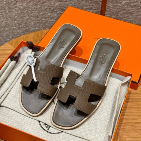 Hermes Oran Epsom Sandal, Etoupe