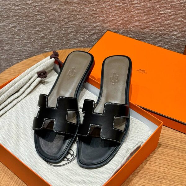 Hermes Oran Soft Sandal, Noir