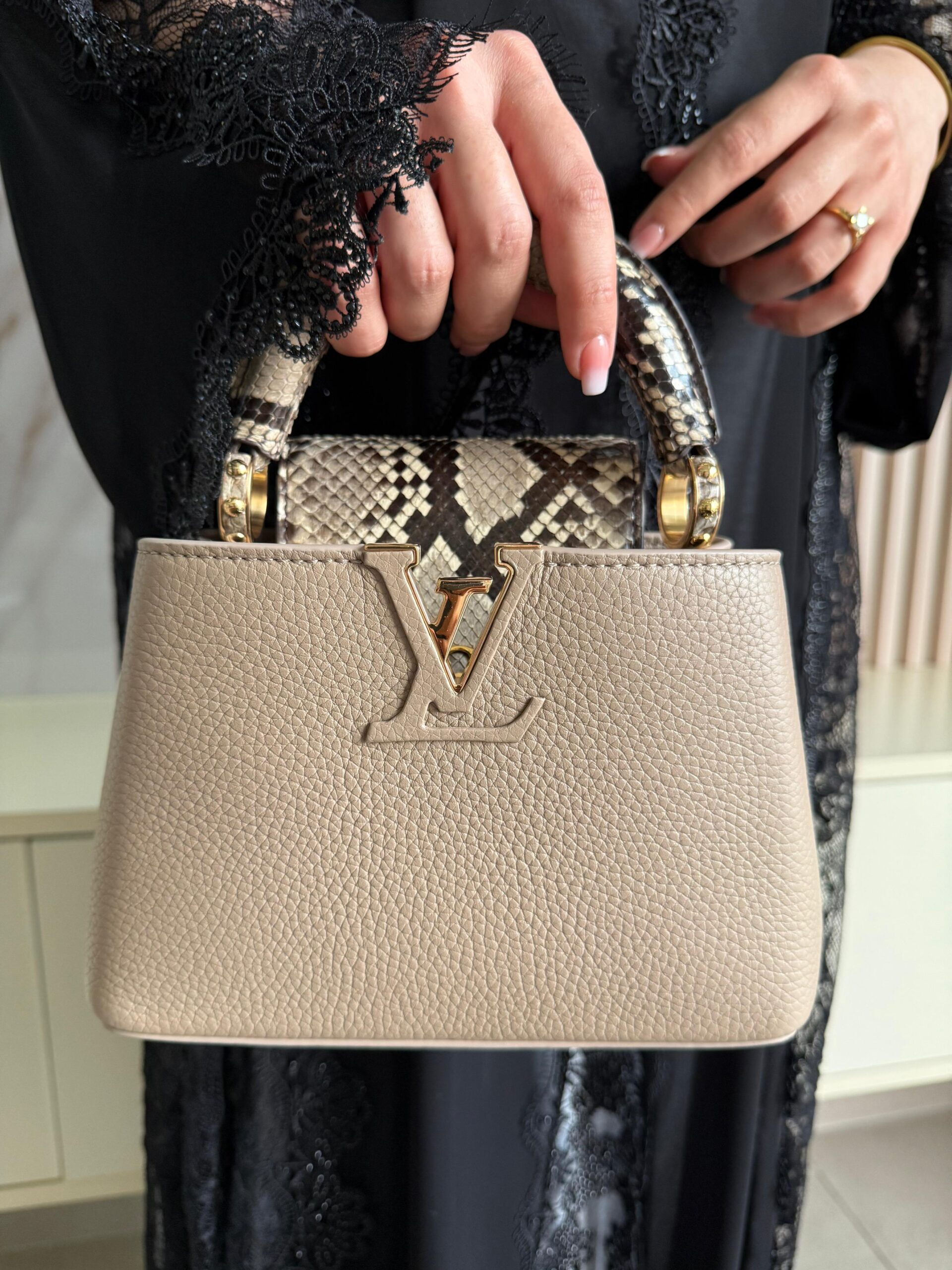 LV Capucines Mini - Image 2