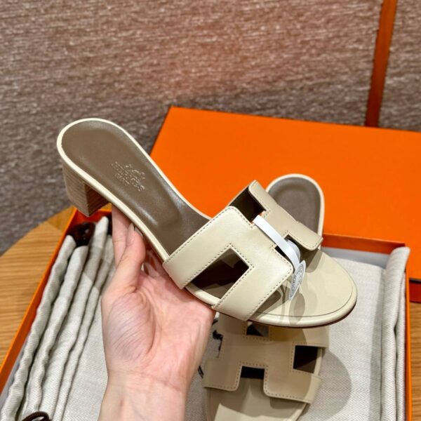 Hermes Oasis Sandals, Swift Craie