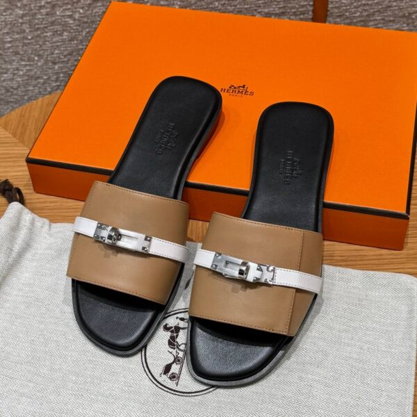 Hermes Giulia Sandals