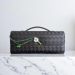 Bottega Veneta Andiamo Clutch