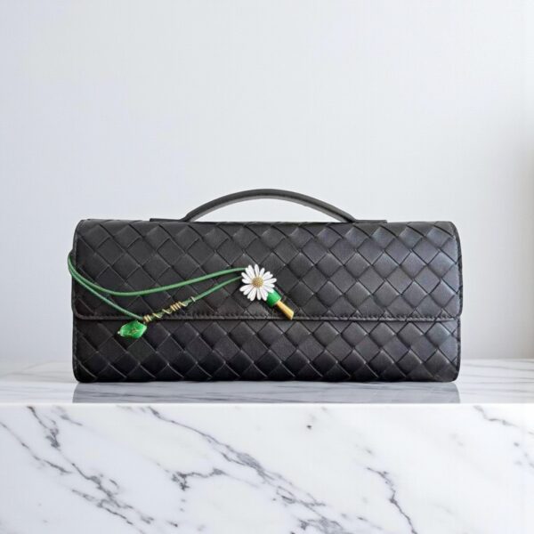 Bottega Veneta Andiamo Clutch