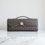 Bottega Veneta Andiamo Clutch