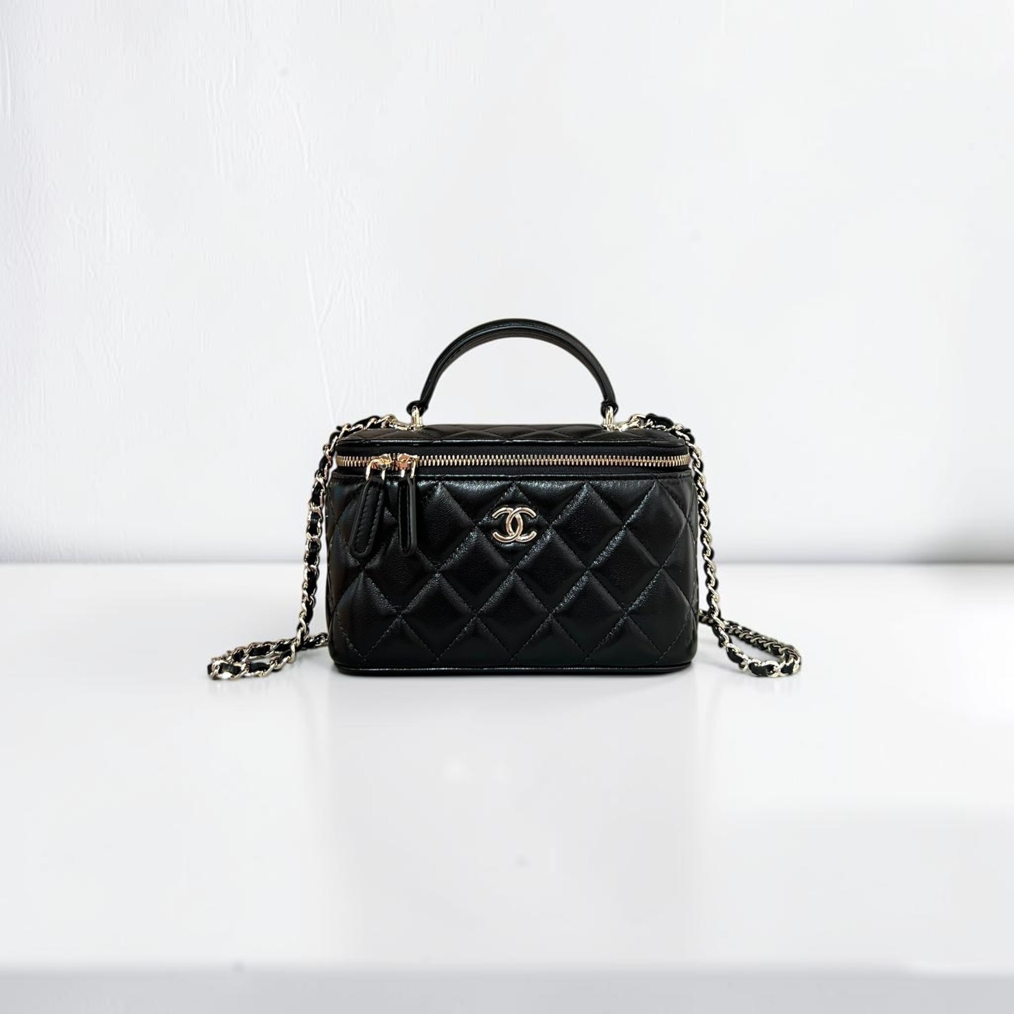 Chanel Vanity bag with chain