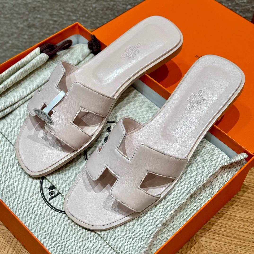 Hermes Oran Soft Sandal - Petal Powder